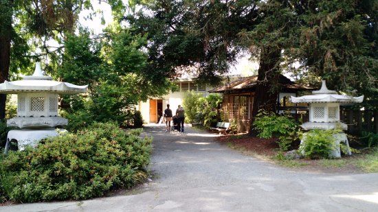 Lakeside Park and Garden Center